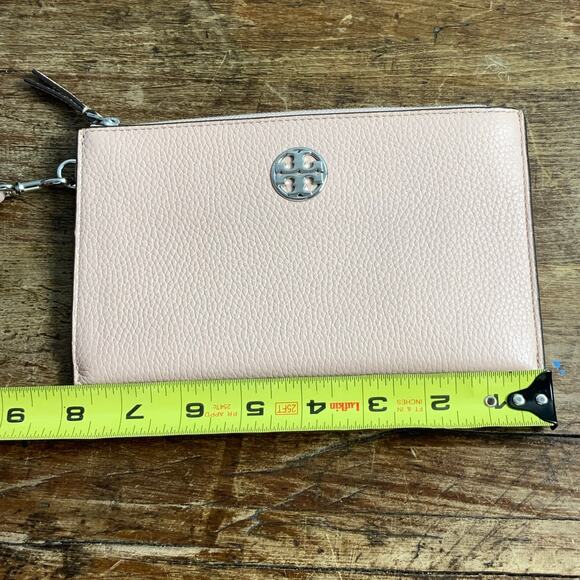 Tory Burch Light Pink leather Wristlet - Picture 2 of 5